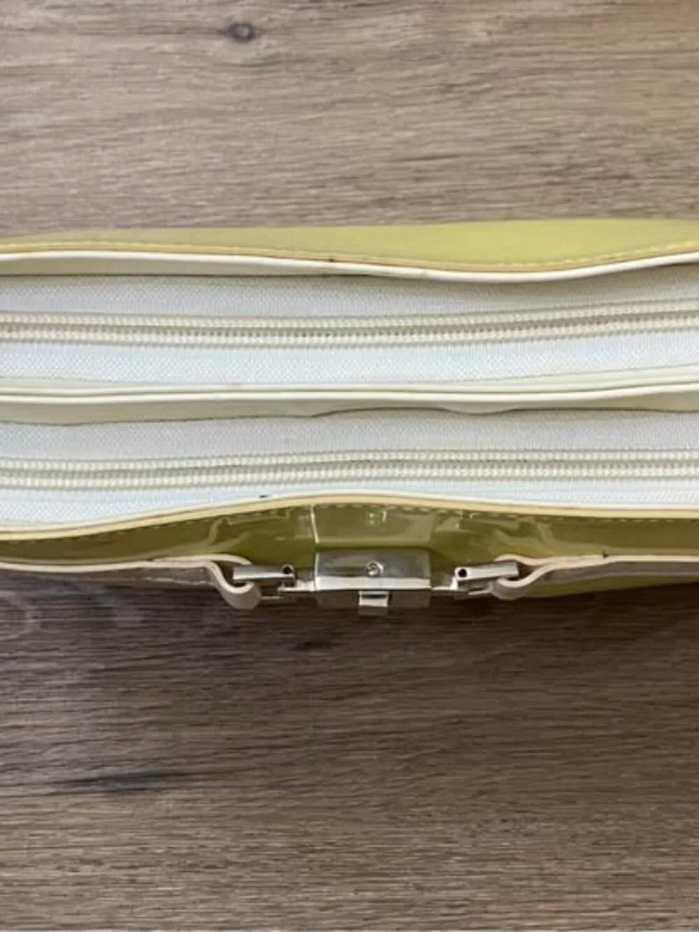 Beijo Mellow Yellow Patent-Style Handbag NWT – Crossbody & Wristlet Strap